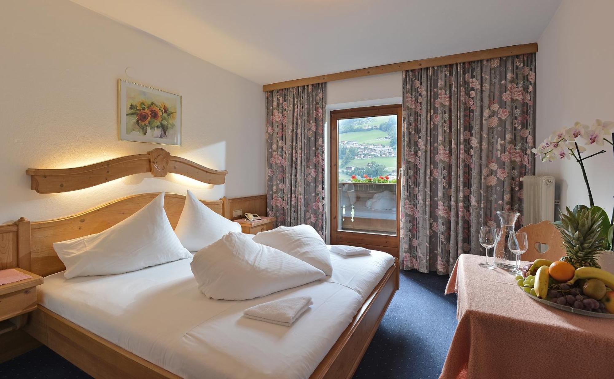 היפאך Hotel Schwarzer Adler חדר תמונה