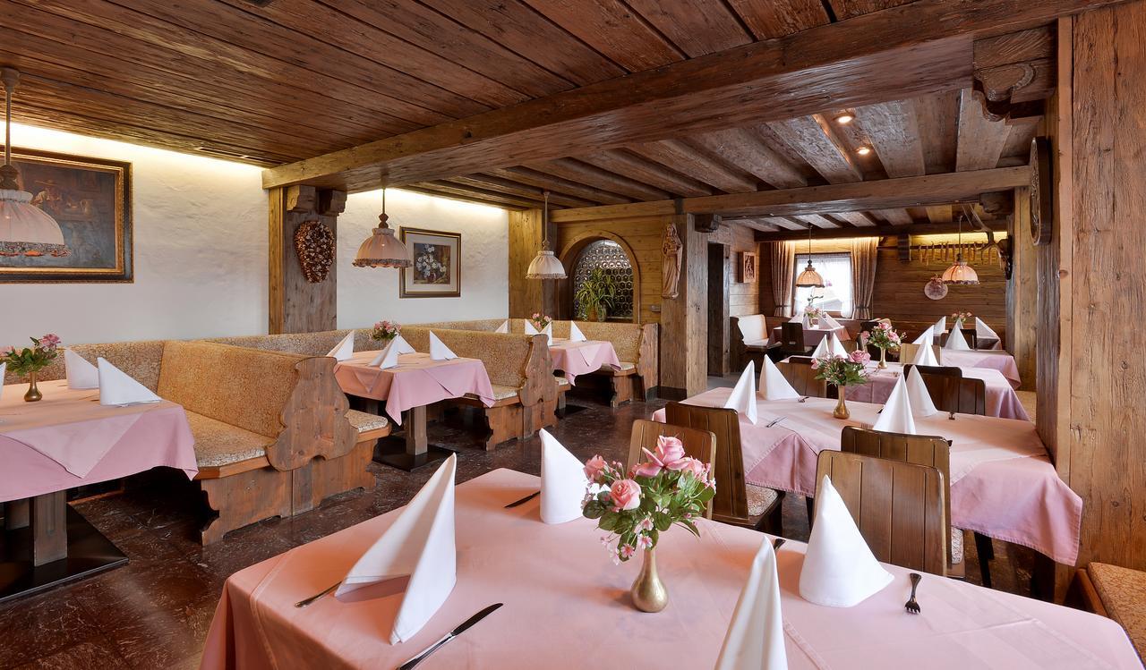 היפאך Hotel Schwarzer Adler מראה חיצוני תמונה
